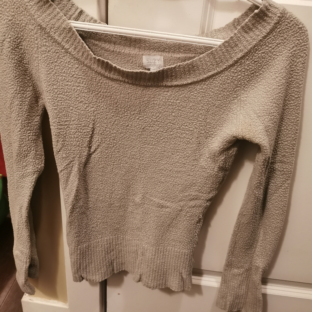 Offshoulder Sweater